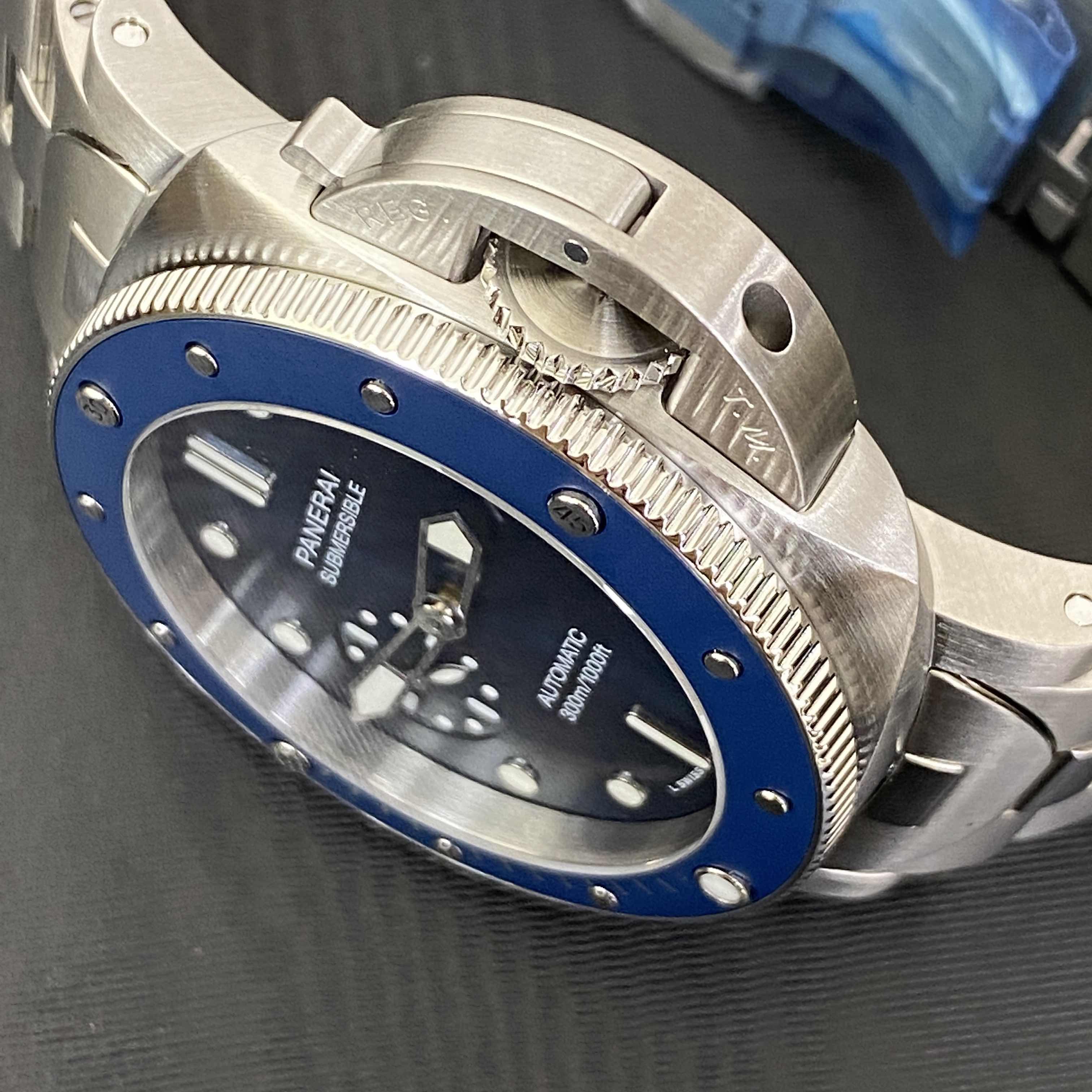 Panerai PAM01068  8