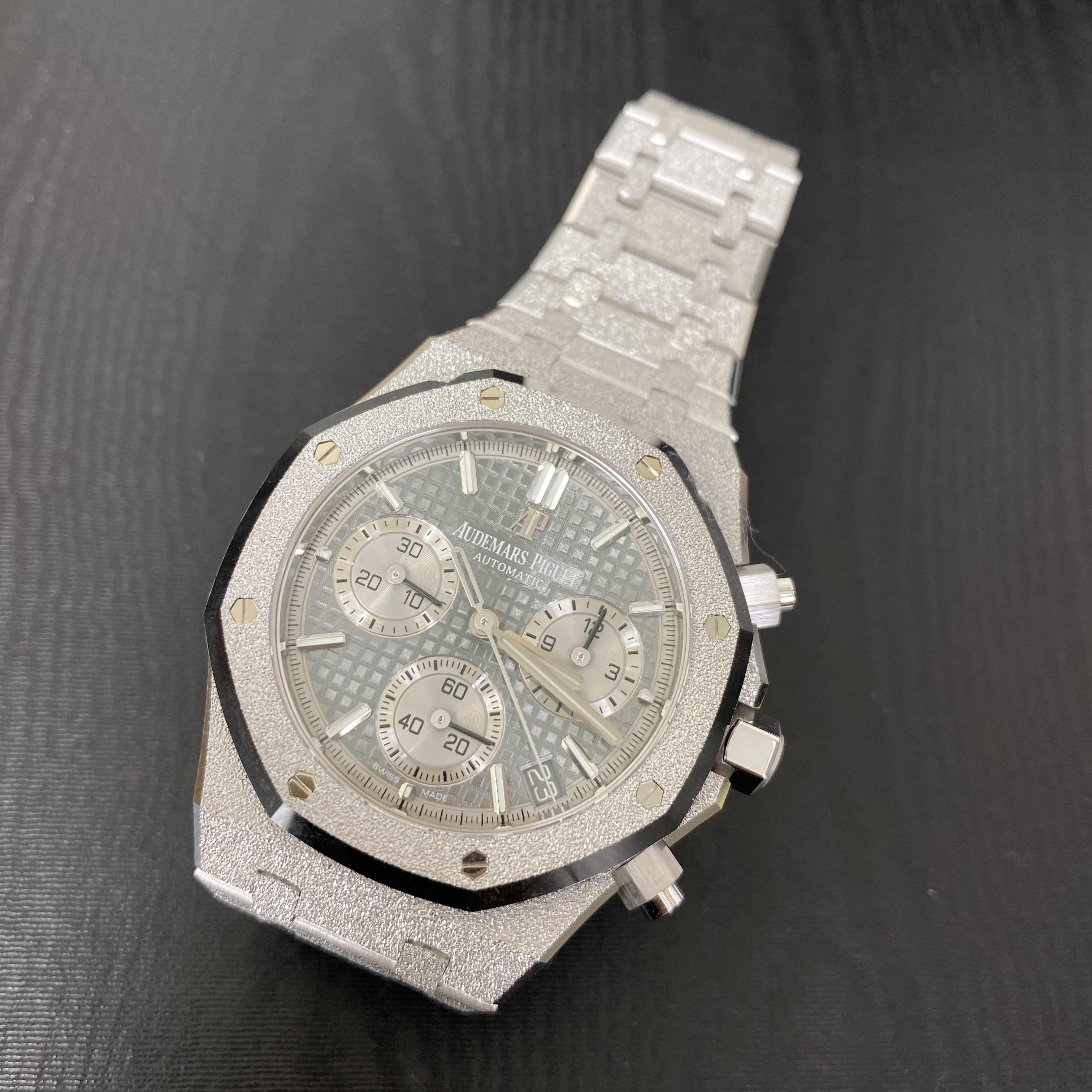 Audemars Piguet 26239BC.GG.1224BC.01  8