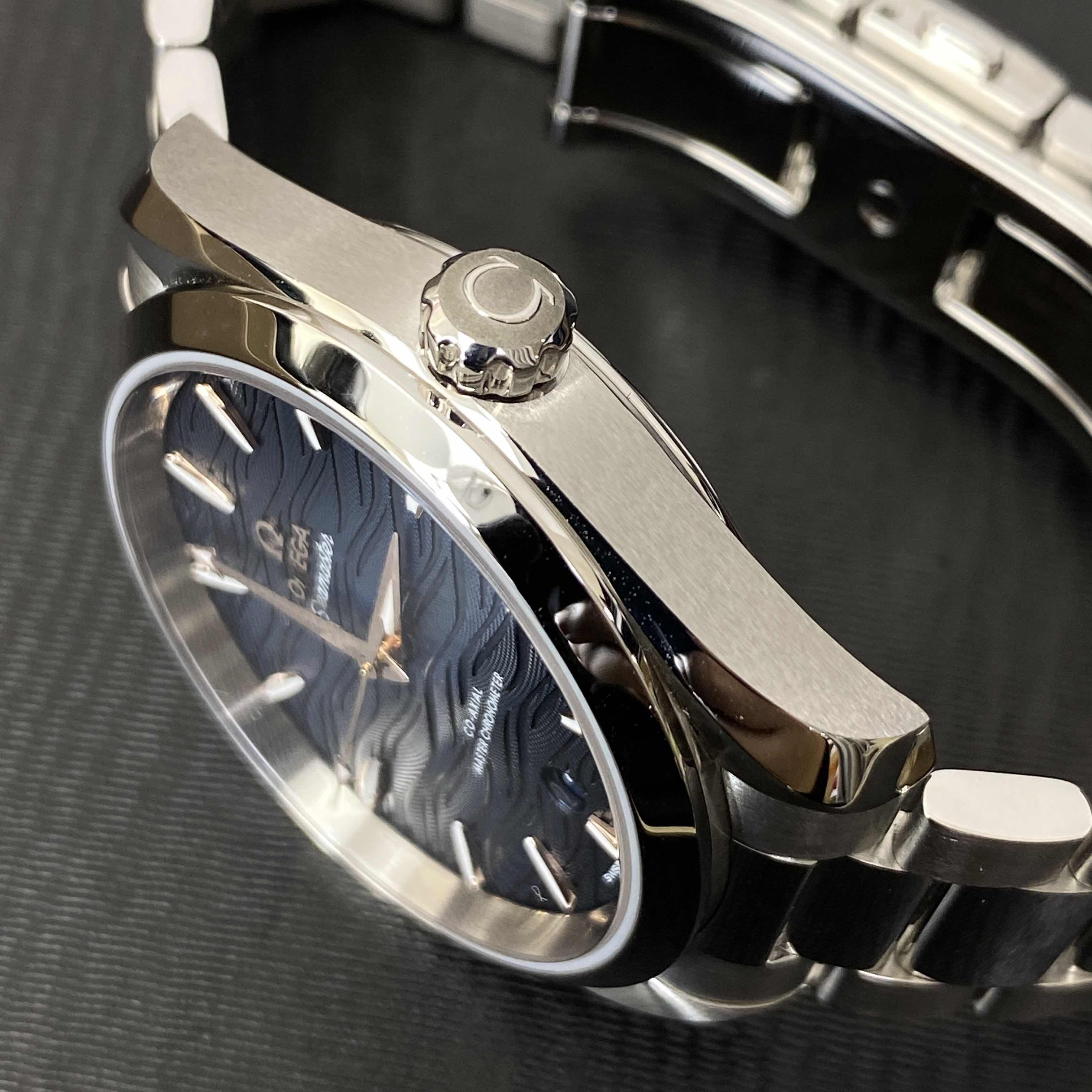 Omega 220.10.38.20.03.002 8