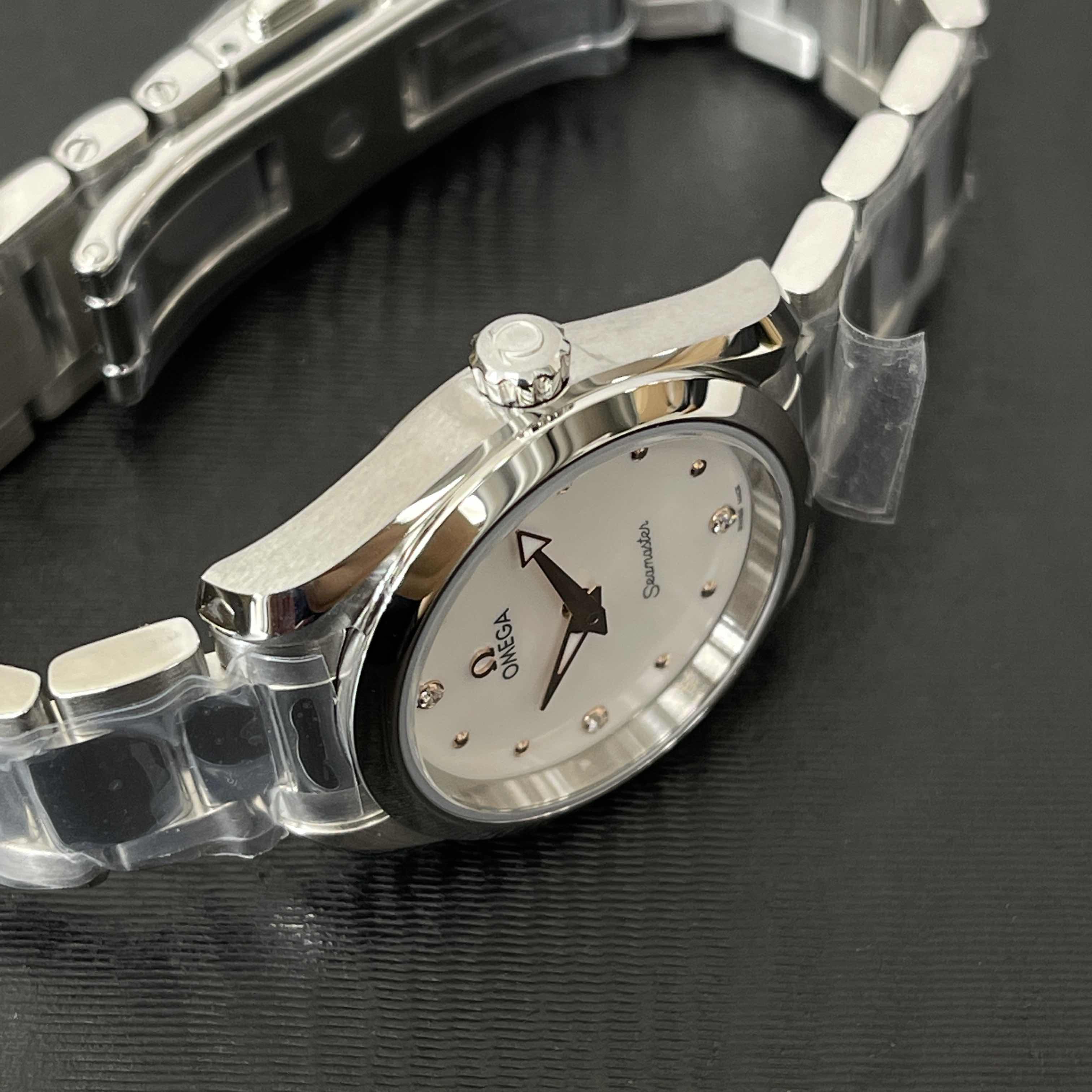Omega 220.10.28.60.54.001  8